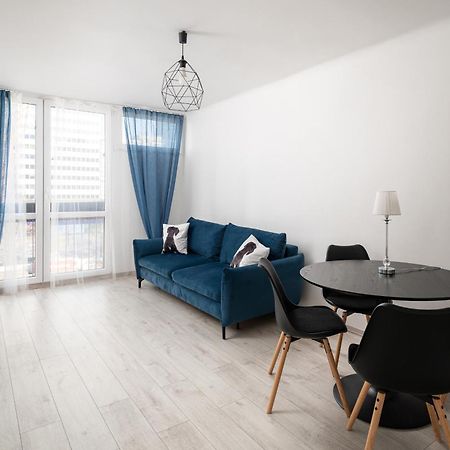 Grzybowska Blue City Centre Apartment Varşovia Exterior foto